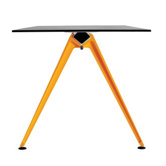 Troels Grum-Schwensen Grip Table