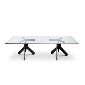 Vico Magistretti Vidun Table